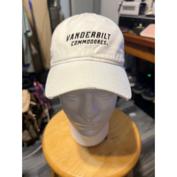Vanderbilt Commodores Under Armour Baseball Cap OSFA White - Picture 1 of 6
